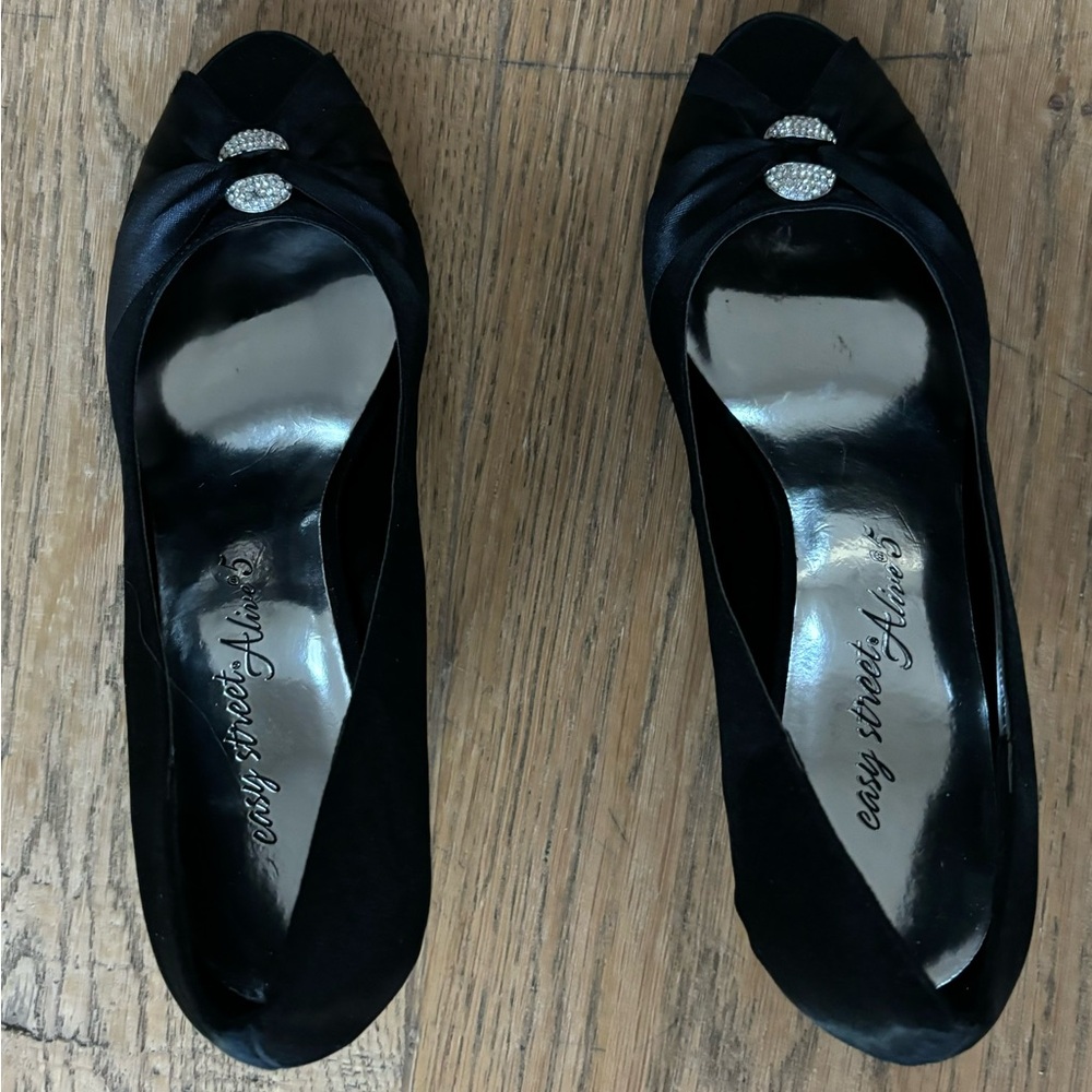 Easy street black satin shoes